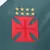 Detalhe do escudo do Vasco com estrelas, bordado em uma camisa goleiro azul petróleo.