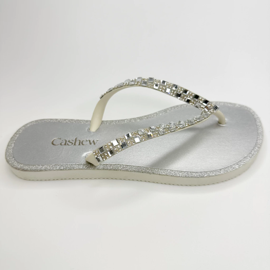 CHINELO OFF WHITE/PRATA COM GLITER