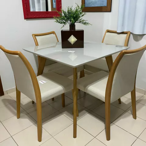 Conjunto mesa quadrada tampo vidro com 4 cadeiras em madeira maciça - UNI - comprar online