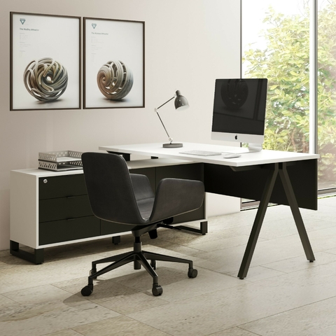 Mesa Escritório Direto Pés no Metal e Tampo Madeira com Balcão Lateral com Portas - ART09