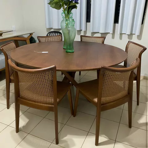 Mesa redonda com 6 cadeiras em madeira maciça e tampo Madeira - VERSA - comprar online