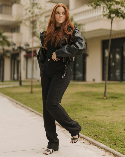 Calça de Alfaiataria Reta Preta