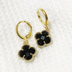 Brincos Argola Trevo Folheada à Ouro - comprar online