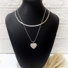 Colar Duplo com Pingente de Coração em Aço Inoxidável - comprar online