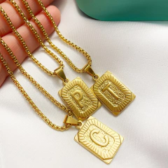 Corrente Letra Inicial Masculino em Aço Banhado à Ouro 18K - Mix Acessórios