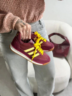 ADIDAS SL na internet