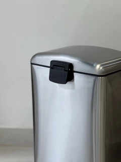 Imagen de Cesto de residuos acero mate 12 litros