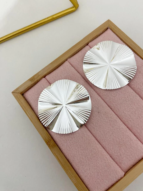 Brinco Circulo diamantado - prata