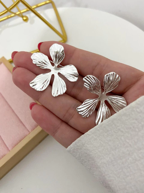 Brinco Flor Olivia - prata