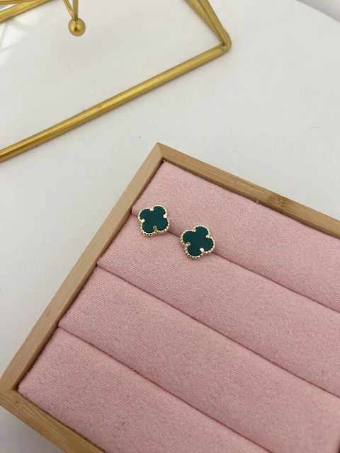 Brinco trevo verde - ouro