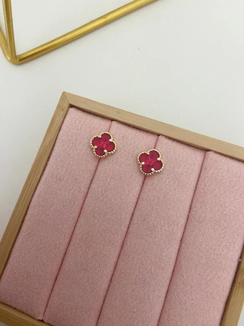 Brinco trevo rosa - ouro