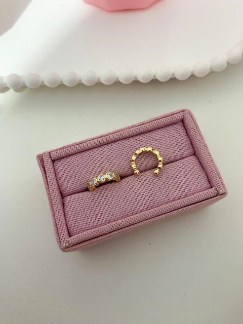 Piercing cravejado - ouro