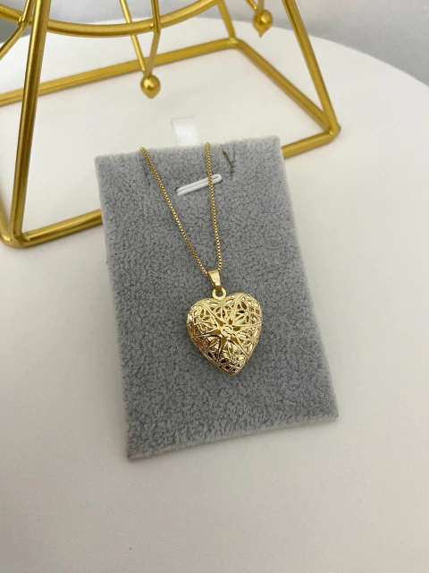 Relicário coração grande detalhado com foto- ouro