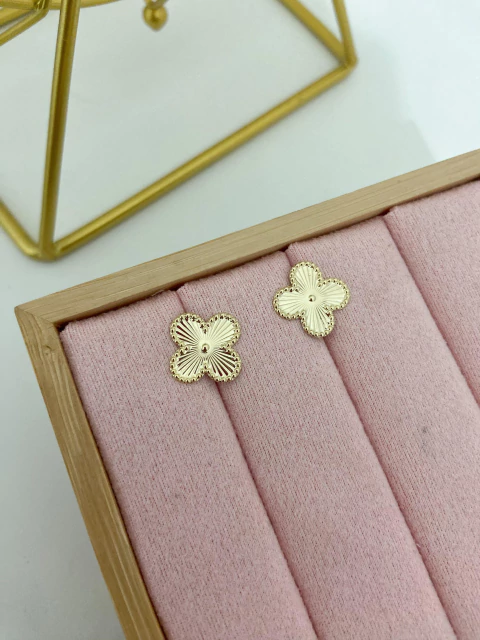 Brinco trevo basic - ouro