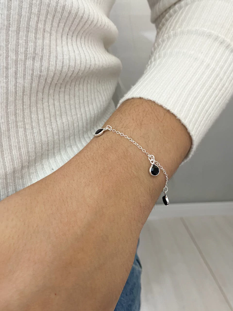 Pulseira com pedras - preto - prata - comprar online