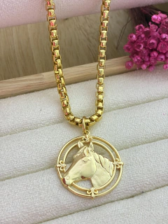 COLAR CAVALO MEDALHÃO - comprar online