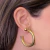 Brinco Argola Tubo G Banho Ouro - comprar online