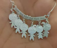 Colar canga seis bonequinhos