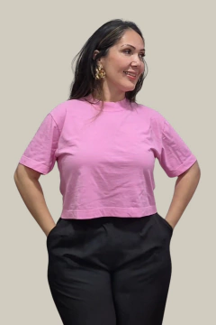 Camiseta cropped feminina 100% algodão premium (mais ajustado ao corpo) - Rosa chiclete