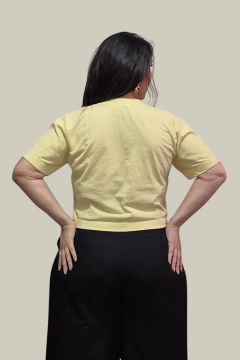 Camiseta cropped feminina 100% algodão premium (mais ajustado ao corpo) - Amarelo manteiga na internet