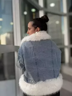 Campera Aylin Celeste en internet