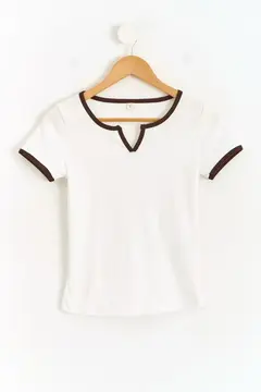 Remera cuello V - Clarisa