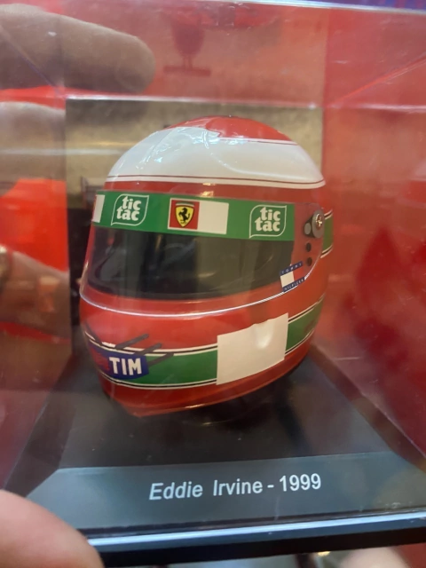 Capacete 1:5 - Eddie Irvine 1999