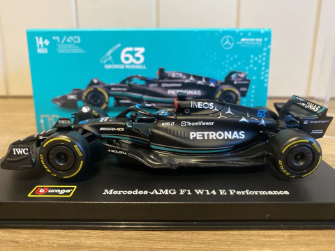 Mercedes W14 2023 - George Russell com piloto - comprar online