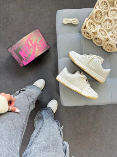 Imagem do TÊNIS CASUAL CLÁSSICO UNISSEX BEGE