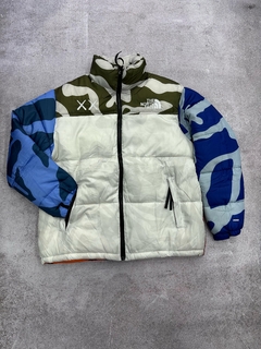 Campera estampada tricolor