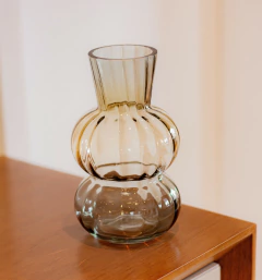 Vaso de Vidro Canelado Lírio