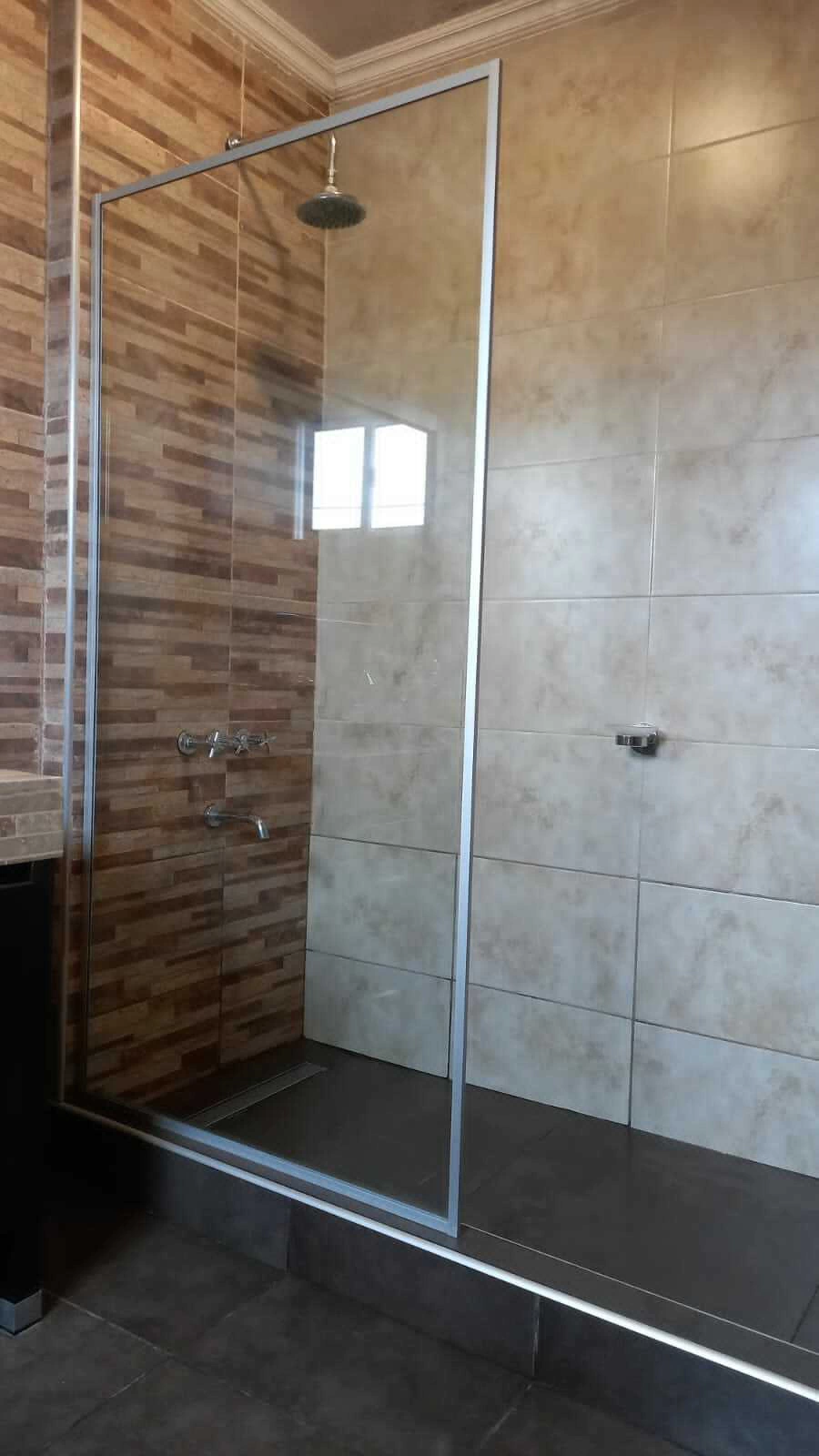 Mampara fija ( 0,80 x 1,80 m ) con borde aluminio