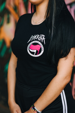 CAMISETA CROSSOVER ANTIFA FEMINISTA - comprar online