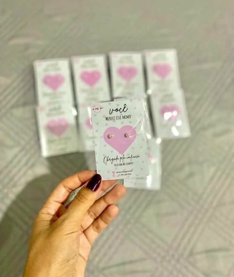 LEMBRANCINHA BRINCO PÉROLA 6MM