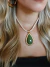 Colar Mystic - Bege com Pingente Verde - comprar online