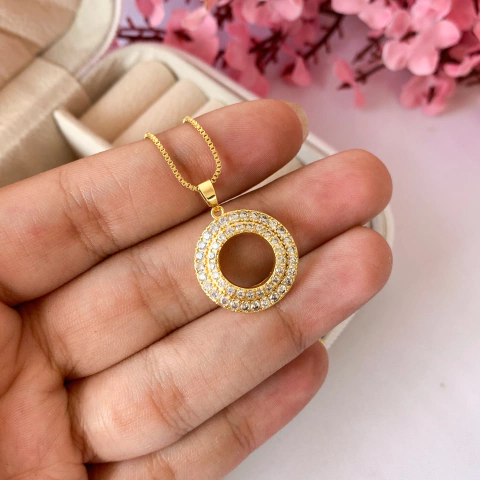 Colar Charm circulo - ouro