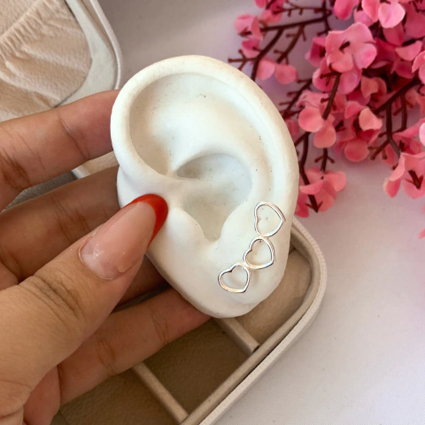 Brinco Ear Cuff 3 corações