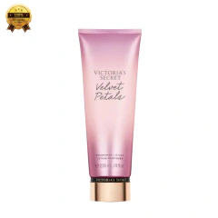 KIT VICTORIA’S SECRET VELVET PETALS HIDRATANTE 236ML E BODY SPLASH 250 ML - Royal Parfum Oficial