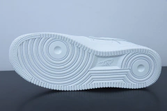 Nike Air Force 1 X Nocta "Certified Lover Boy" na internet