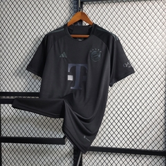 Camisa Bayer de Munique Especial 23/24 Modelo Torcedor