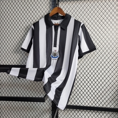 Camisa New Castle Aniversário 30 Aonos Modelo Torcedor