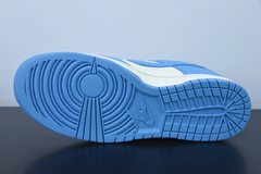 Nike Dunk Low "University Blue" na internet
