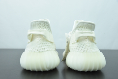 Yeezy 350 V2 "Cream White/Triple White" na internet