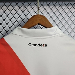 Imagem do Camisa River Plate 22/23 Modelo Torcedor