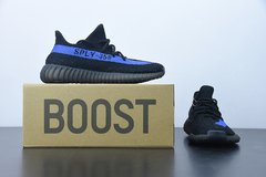 Yeezy 350 V2 "Dazzling Blue" na internet