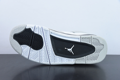 Nike Air Jordan 4 "Military Black" na internet