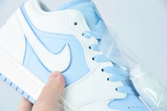 Nike Air Jordan 1 Low SE 'Reverse Ice Blue' na internet