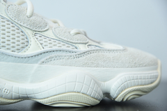 Adidas Yeezy 500 'Bone White' na internet