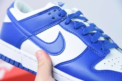 Nike Dunk Low "Kentucky" na internet