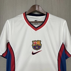 Camisa Retrô Barcelona 98/99 - Masculina - Modelo Torcedor - Branca - comprar online